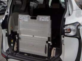 Toyota Sienta Disabled