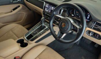 
									Porsche Macan full								