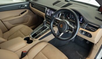 
									Porsche Macan full								