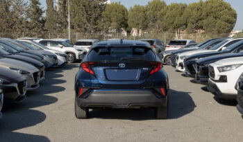 
									Toyota C-HR full								