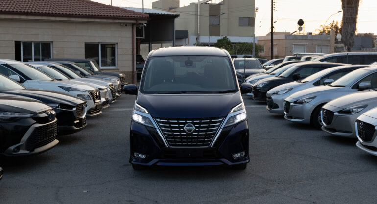 Nissan Serena v-chair