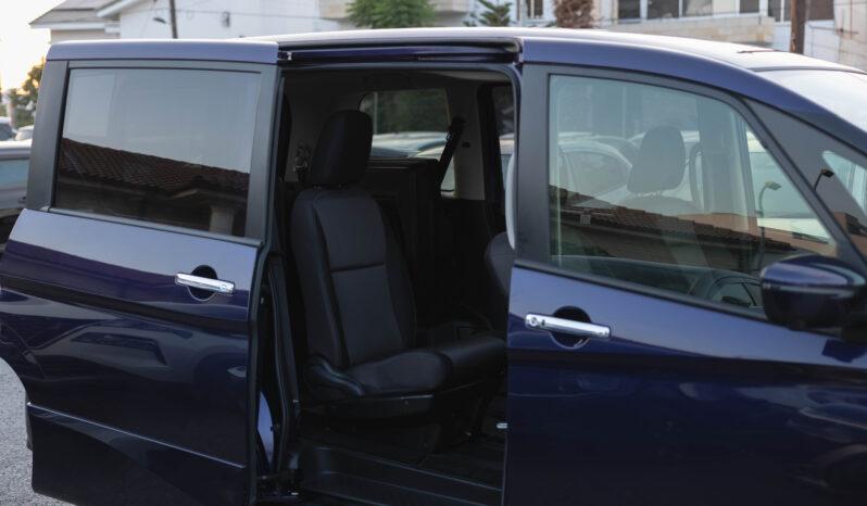 Nissan Serena v-chair cab