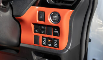 
									Toyota Voxy Welcab full								