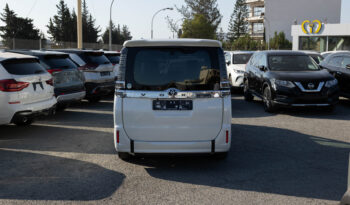 
									Toyota Voxy Welcab full								