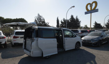 
									Toyota Voxy Welcab full								