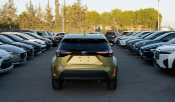 Toyota Yaris Cross full